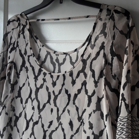 Sheer top - Picture 2 of 3